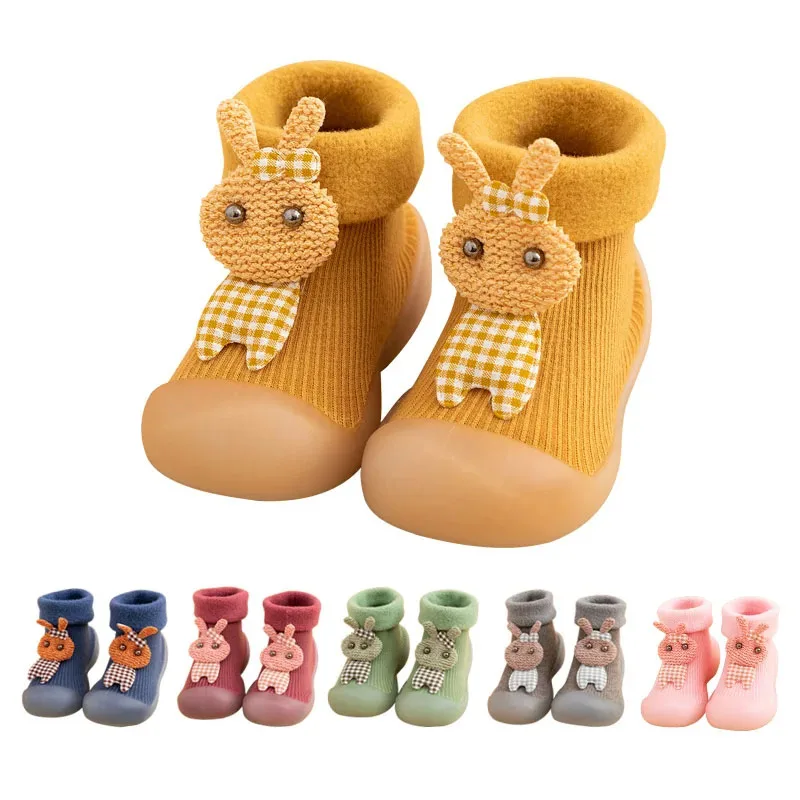 Scarpe da bambino per bambini autunnali e invernali addensate e calde per interni simpatici cartoni animati in puro cotone confortevole e