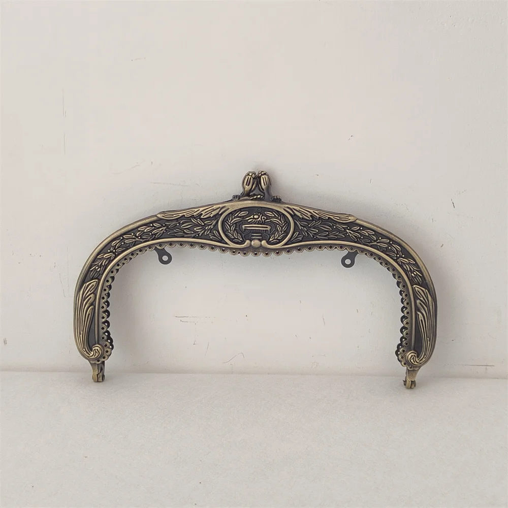 Size 16X9.5 Cm Handmade Antique Brass Wholesale Metal Purse Frame Kiss Lock Clip Bag Part Nice Zinc Alloy Purse Handle Frames