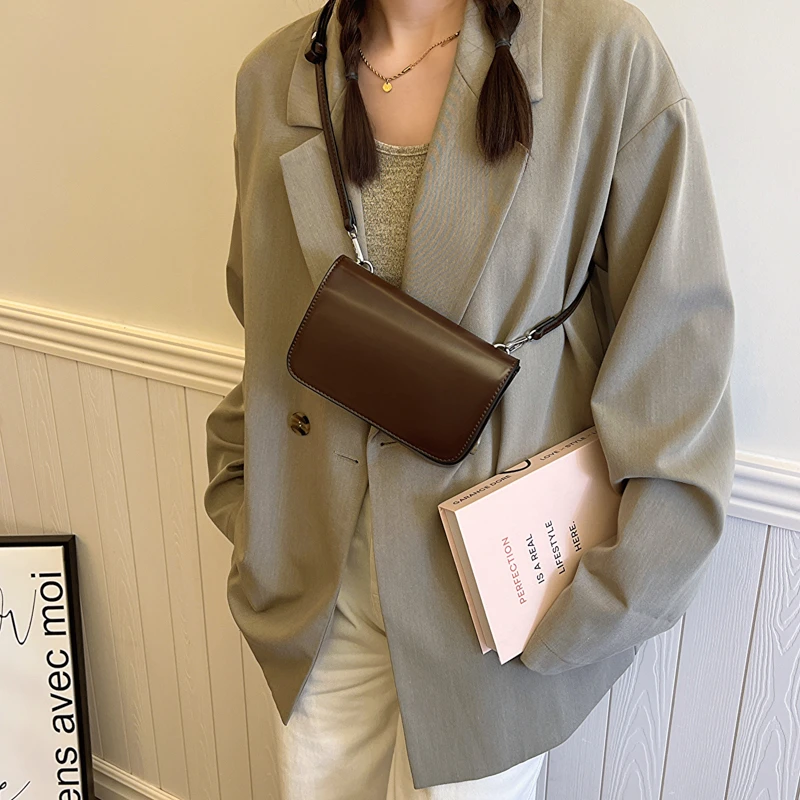 

Fine Workmanship Advanced Texture Buckle Open And Close Commuter Travel Shopping Party One Shoulder Oblique Span Bag