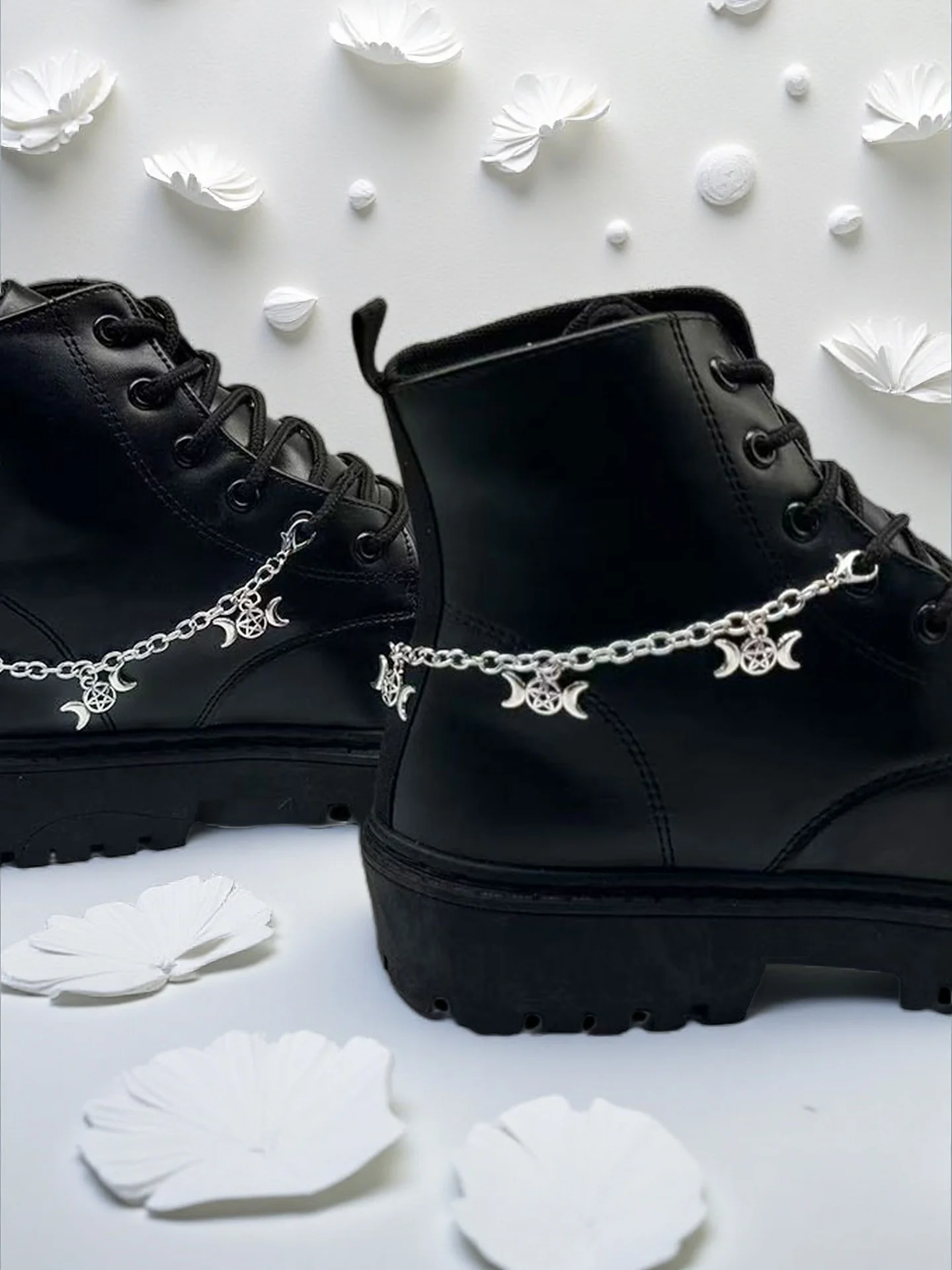 2Pcs of Gothic Style Antique Silver Alloy Hollow Star Jewelry Pendants, Suitable for Autumn Shoes and Boots, Fashionable and Unique