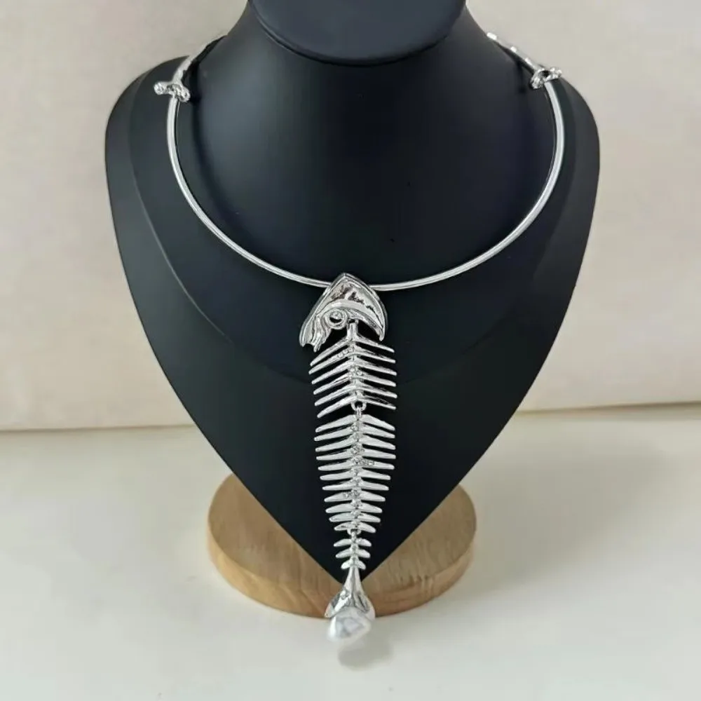 Retro Alloy Big Fish Bone Pendant Exaggerated Choker Necklace Women Novelty Design Collar Necklace Jewelry Accessories Gift