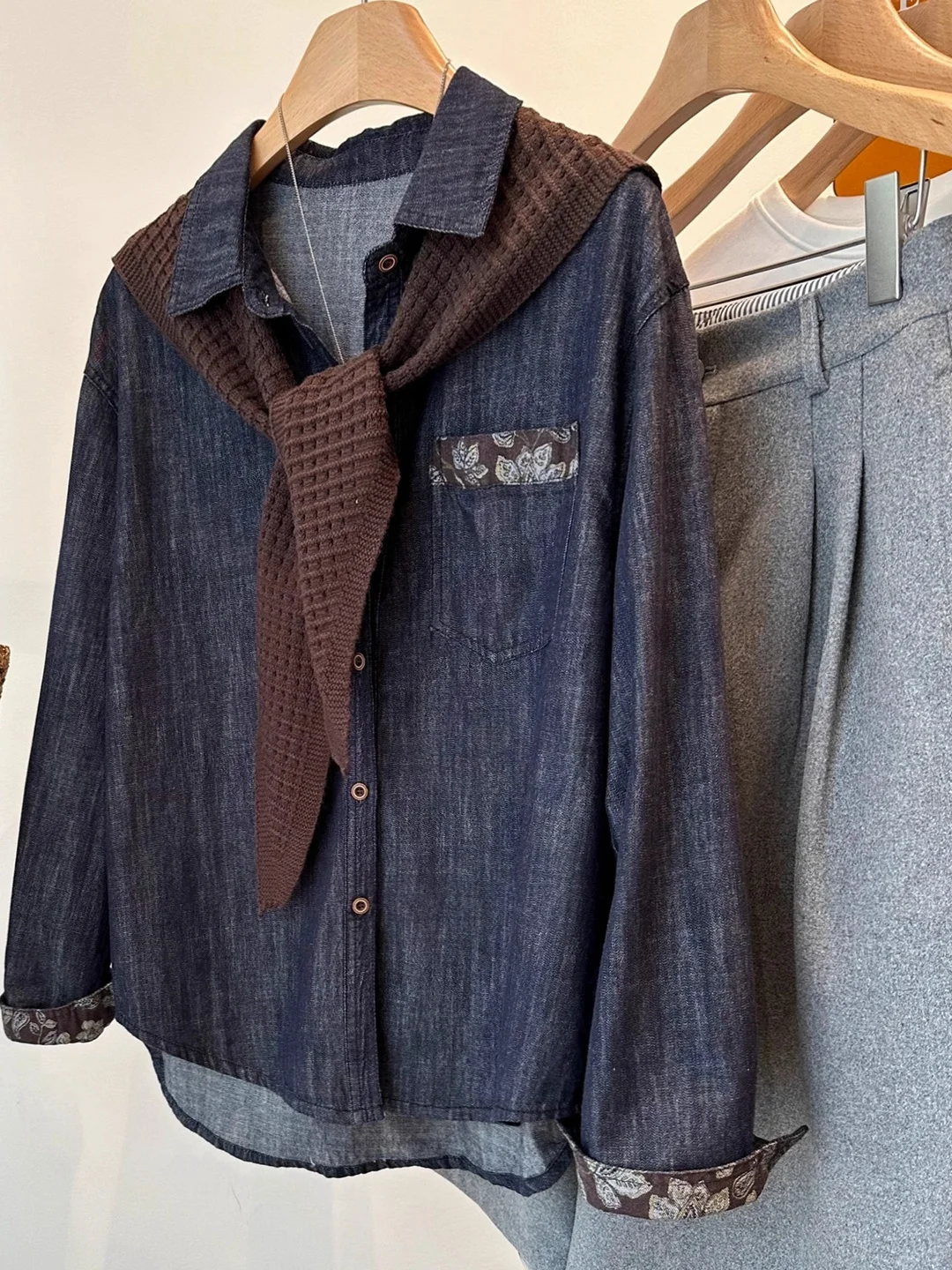 

Loose Casual Knitted Shoulder Shawl Denim Shirt Unisex Two-Piece Set Breathable Youthful Cotton Summer Shirt with Pockets