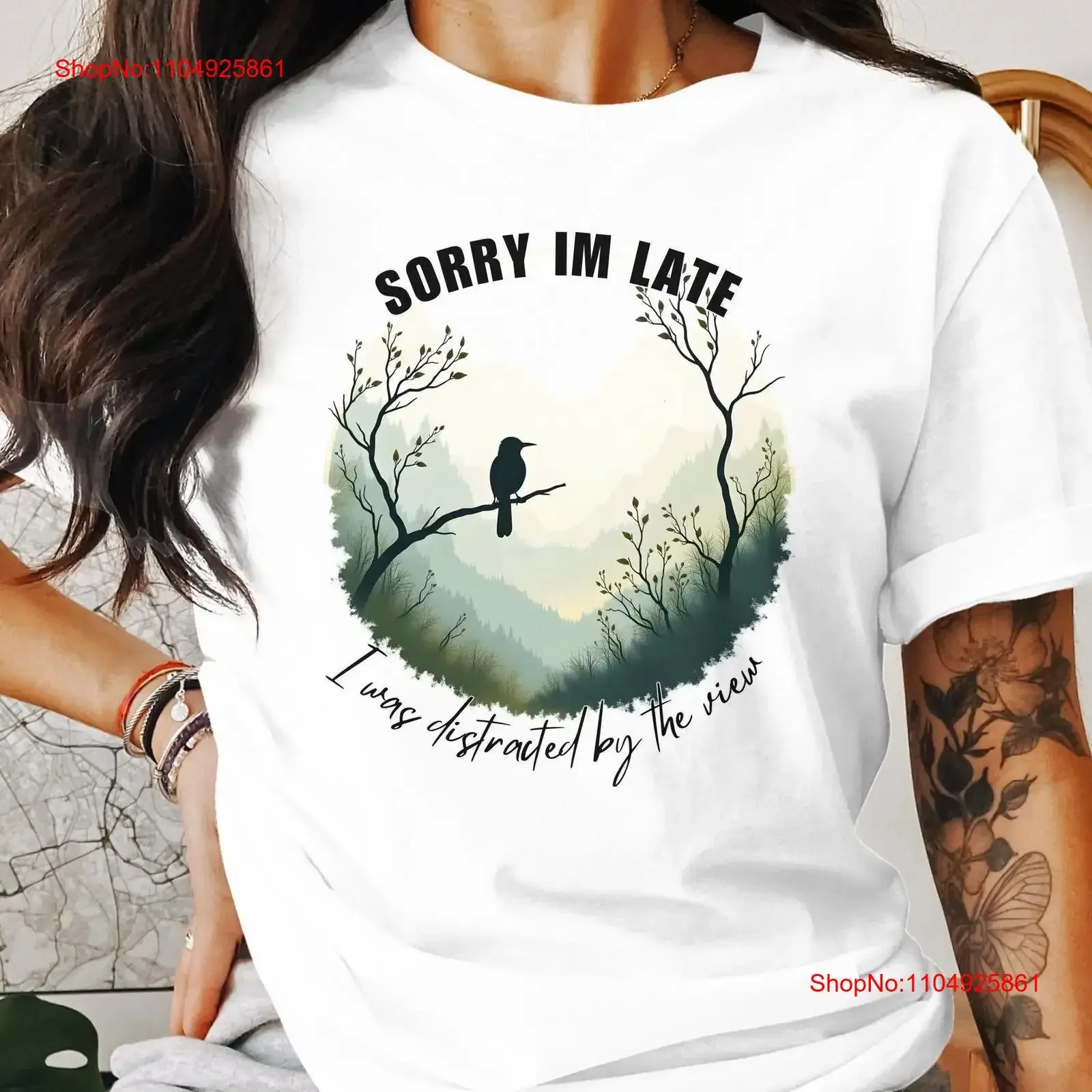 

Футболка «Извините, я опоздал», забавная птица, природа, сцена, повседневная одежда, идея одежды, винтажная стираная графика, растягивающаяся унисекс, мягкая мужская одежда