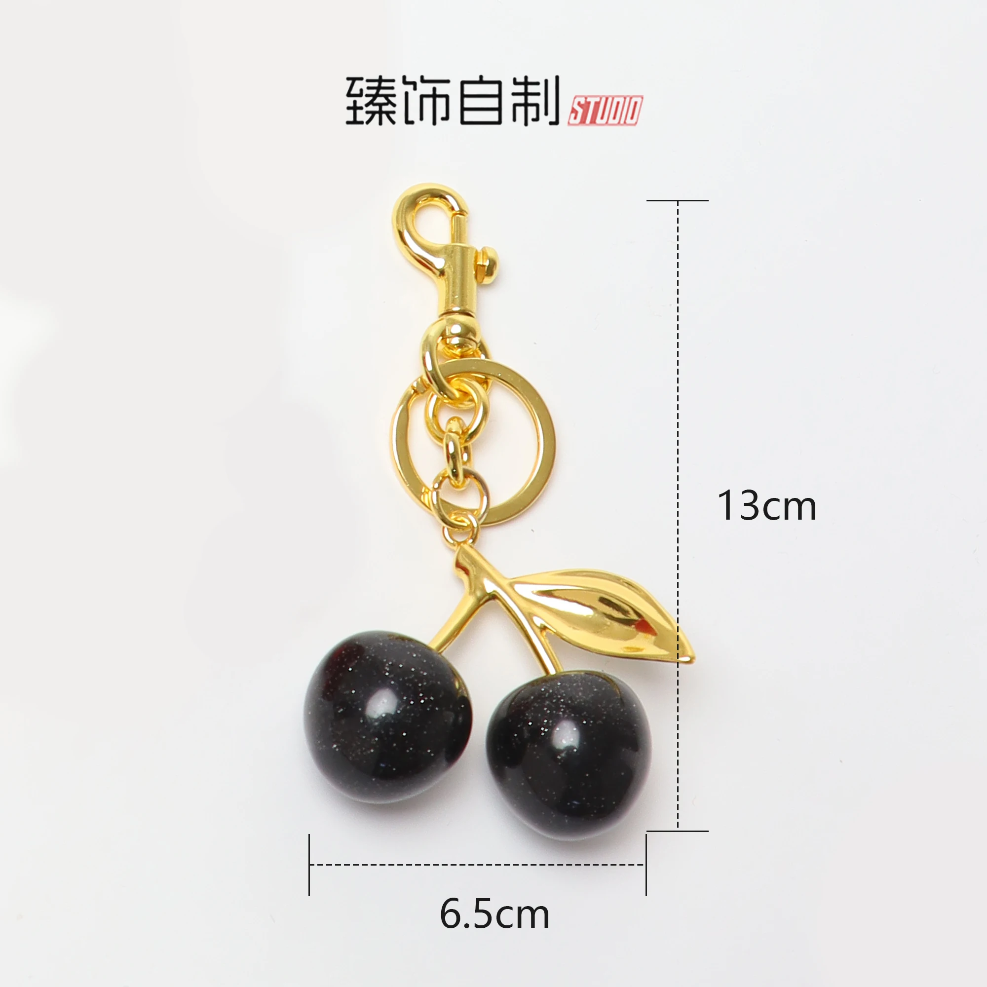 

Strawberry pendant Cherry keychain women's bag pendant Decorative accessories Delicate ins Premium sense bag keychain
