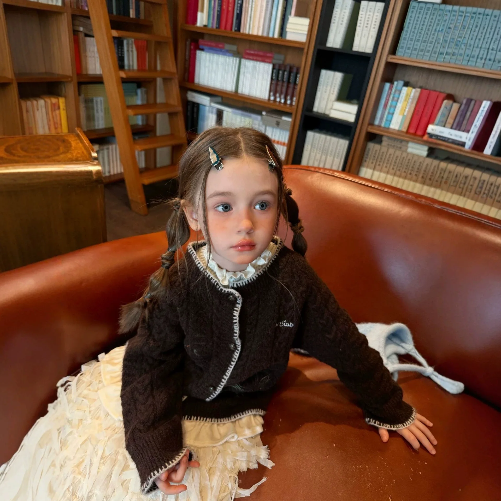 Girls' Sweater 2026 Spring and Autumn New Children's Clothing Girls' Baby Vintage Embroidery Soft Waxy Linen Knitted Cardigan