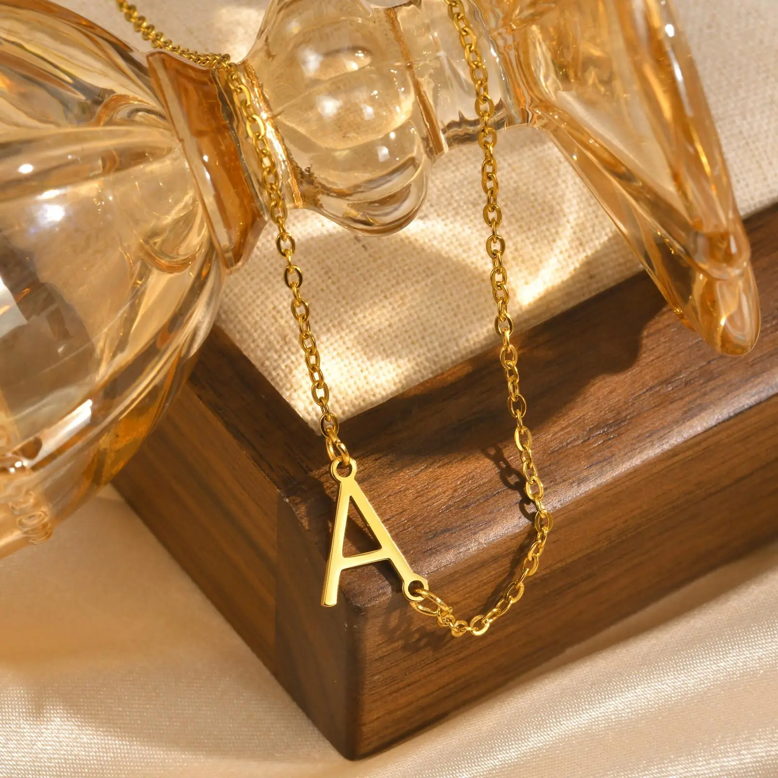 Vnox Personality Slide Initial Letters Necklaces for Women Girls,A-Z Capital Alphabet Charm Pendant Neckalce,Ins Style Name Gift