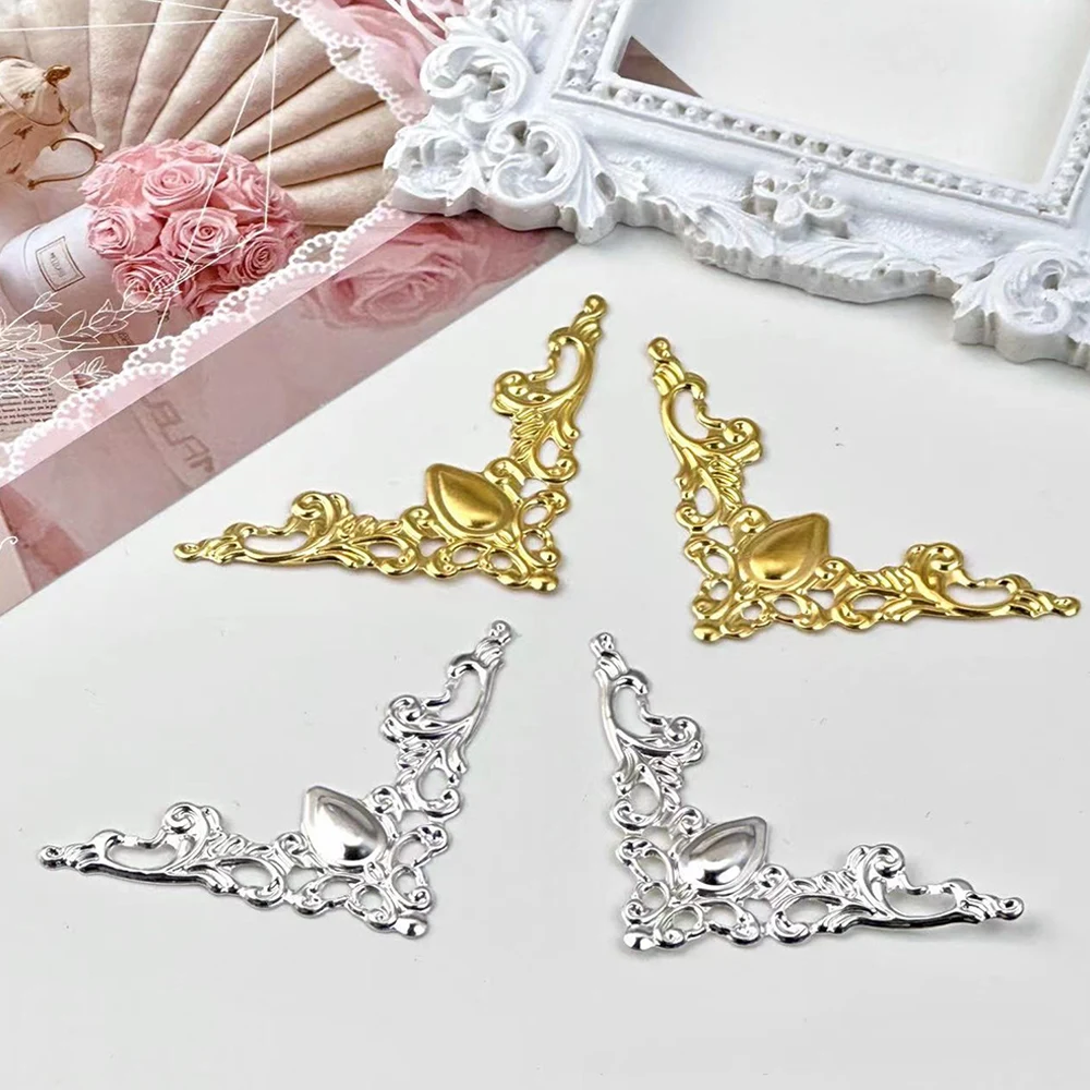 DIY Material Triangle Metal Decorations Set Card Holder Packaging Materials Cellphone Case Hollow 3D Jewelry Accessories 4X4cm