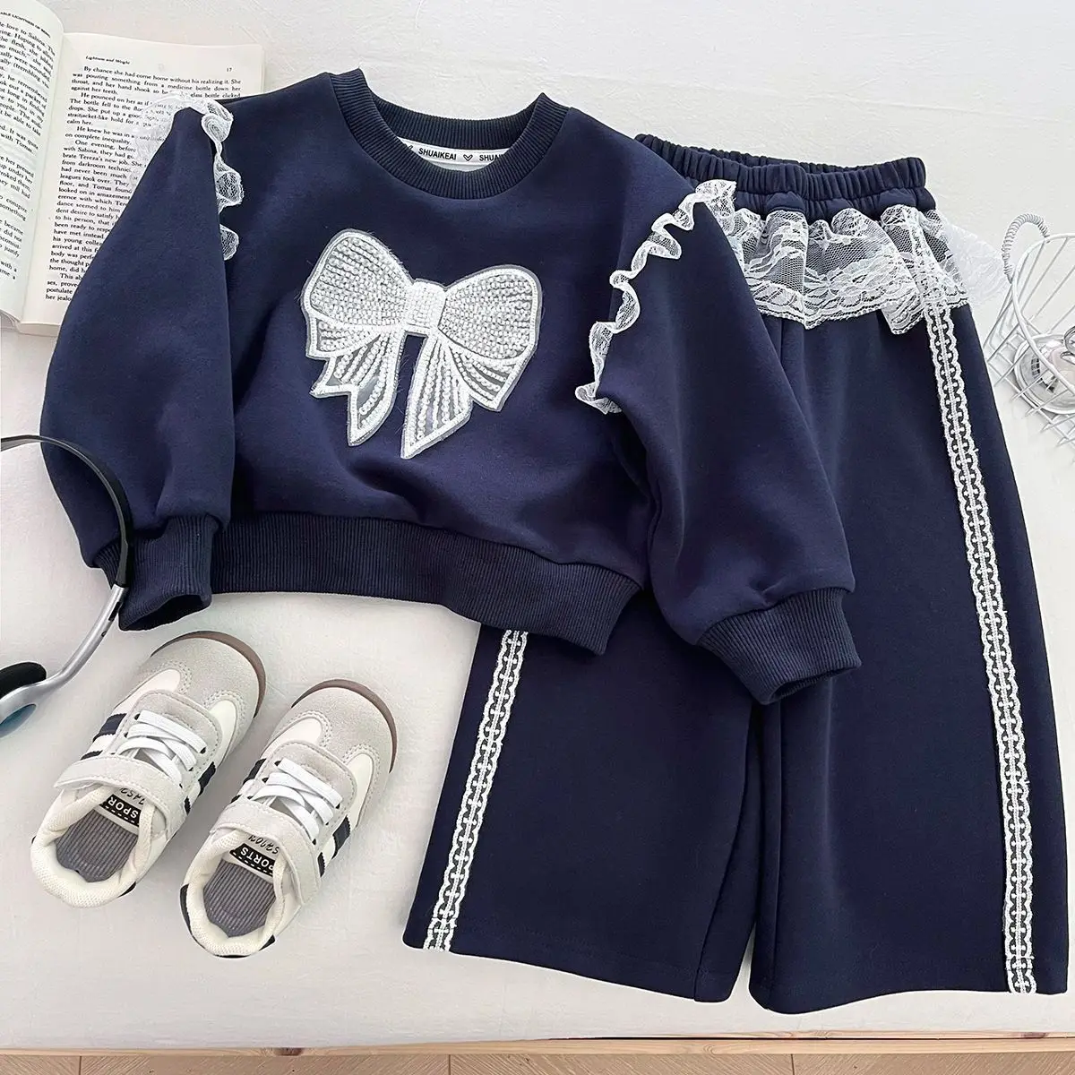 

Autumn Kid Girl Two-piece Tracksuits Cotton Bow Sweatshirt Outfit Lace Patch Children Girl Straight Pant Suit Baby Girl 2PCS Set