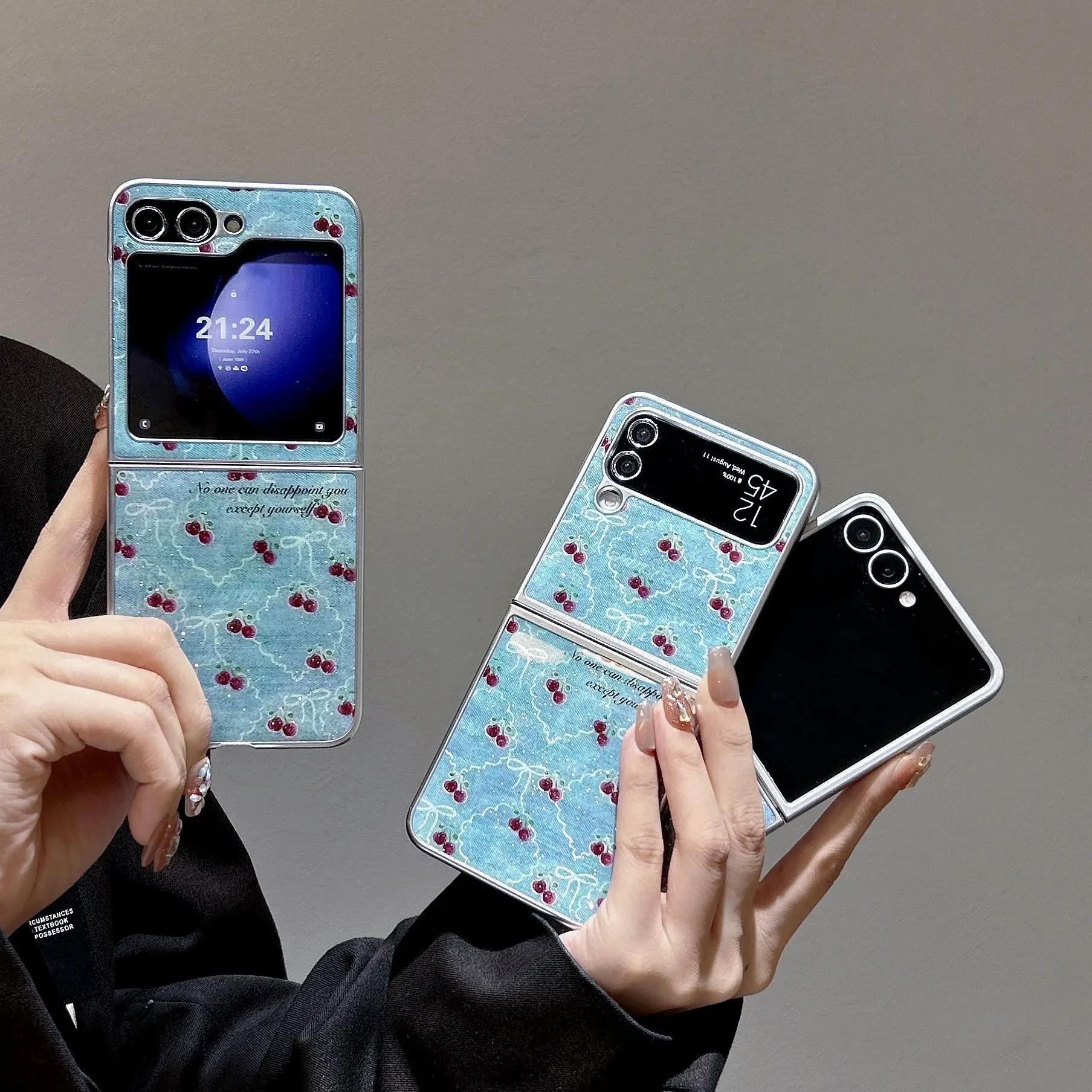 

Cherry Blue Phone Case for Samsung Galaxy Z Flip 7 6 5 4 Protective Back Cover for ZFlip5 ZFlip6 ZFlip7 Case Shell