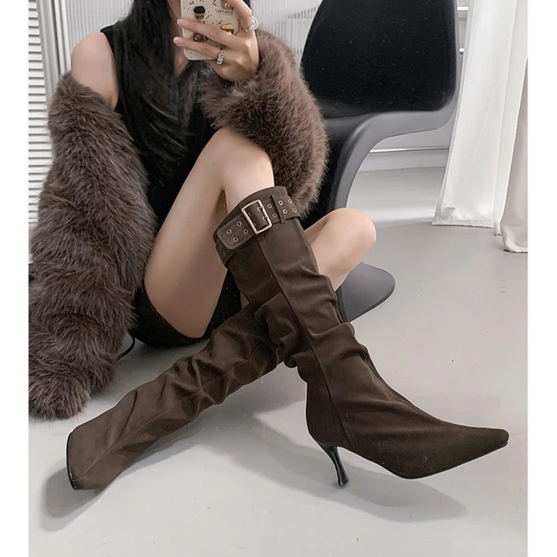 

НОВЫЕ осенние женские ботинки. Женская кожаная обувь из спилка. Туфли на тонком каблуке с квадратным носком. Сапоги до колена в стиле вестерн. Туфли без шнуровки с пряжкой на ремень.