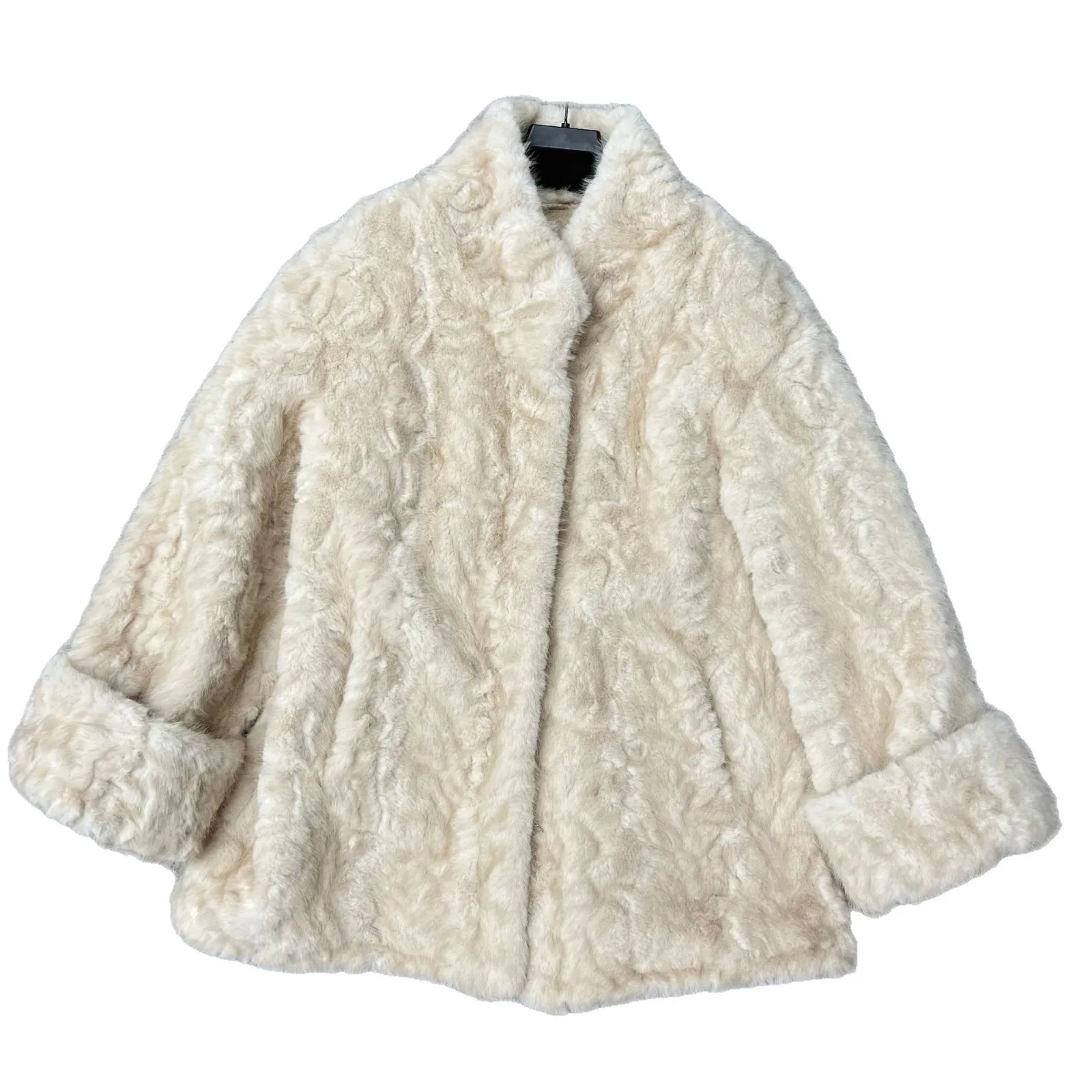 معطف متوسط الطول من فرو المنك المقلد للنساء شتاء جديد بياقة واقفة معطف فرو متكامل على الطراز الكوري فضفاض من الفرو الصناعي