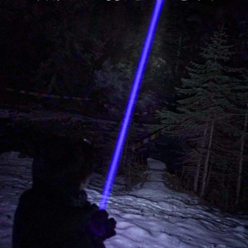 

Strong light flashlight zoom outdoor super bright portable super long battery life