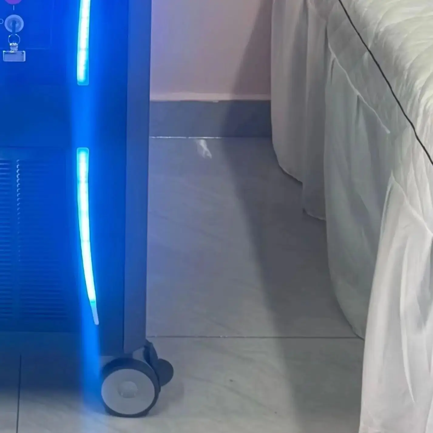 

RF Microwave Skin Lifting Equipment for Salon - Double Chin Reducer, Jawline Contouring, Face & Neck Lifting, Professional Use