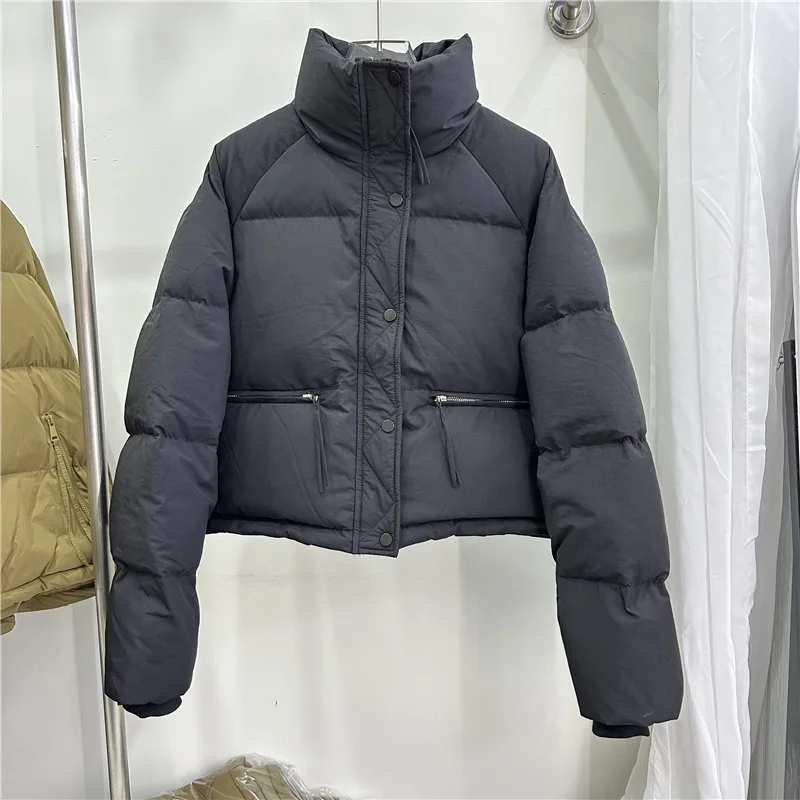 เสื้อแจ็คเก็ตขนเป็ดผู้หญิงสำหรับฤดูหนาวปี 2025 แบบสวมใส่สบาย หนา กันลม คอตั้ง แบบสั้น