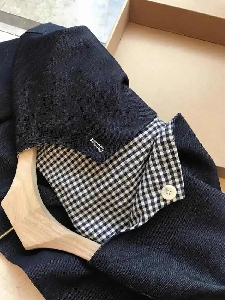 سترة دينم على الطراز الكوري مزدوجة الجوانب للنساء لربيع 2026 تصميم جديد على طراز العطر الصغير الأدبي القديم