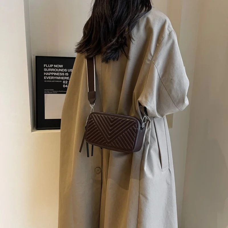 

Women's Shoulder Bag With Canvas Leather Casual Breathable Vintage Popular Lasting Spacious Soft Modern Style​