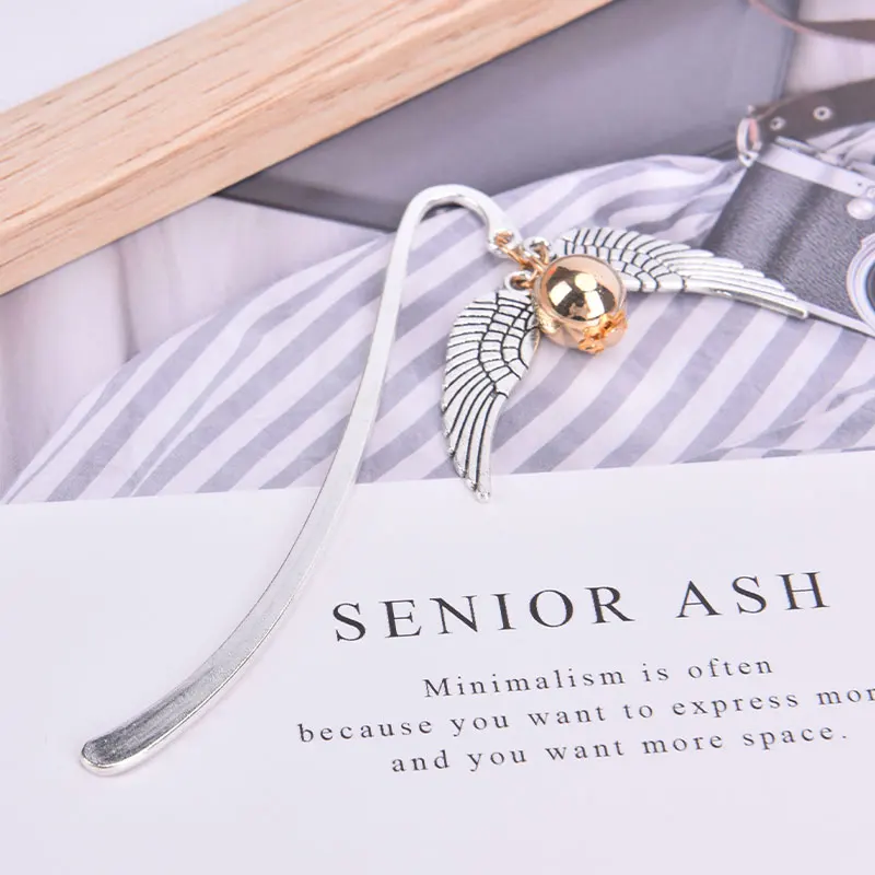 1Pc Vintage Wing Shape Bookmark Reading Page Mark School Office Supplies