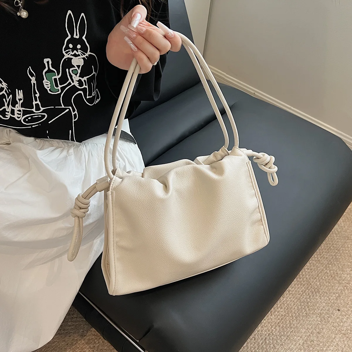 

2025 Summer Cloud Bag, Niche Underarm Purse for Women, Trending Shoulder Bag, Luxe Sling Bag, Textured Day-to-Night Tote​