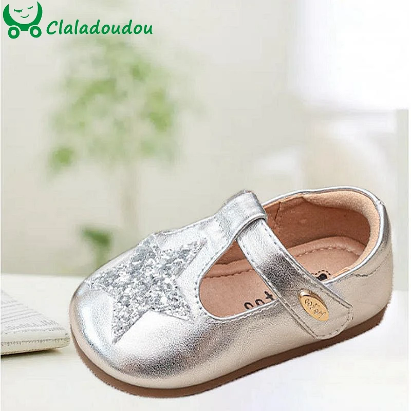 

Brand Baby Girls Walkers Cute Bling Silver Wide Toe Patent Leather Shoes For Toddler Girl Autumn Soft Sole Infant Casual Shoes