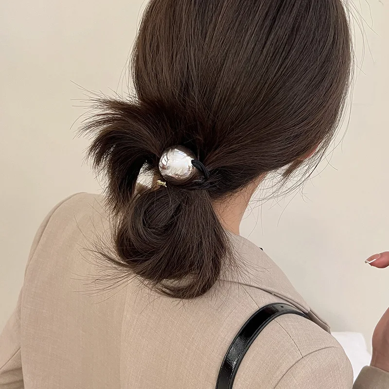 Metal ball hair ring, back of the head, rubber band, silver ball