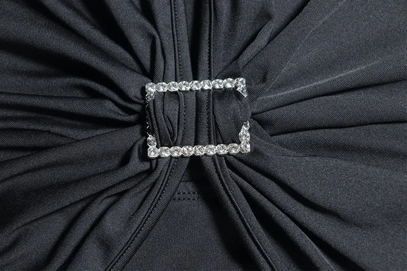 セクシーなホルターネック、深いVネック、バンテージ、ボディコンドレス、女性用ノースリーブ、バックレス、メタルボタン、ギャザー入り、クラブ、パーティー、ミニドレス、誕生日