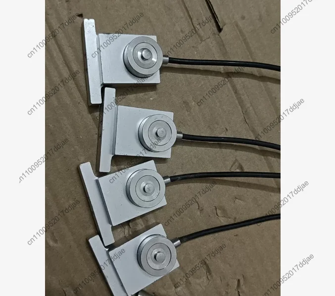 1pcs pressure sensor xjc-y01-20-4m-h11-a-g-50kg-3x6b is in good working order, taken in kind