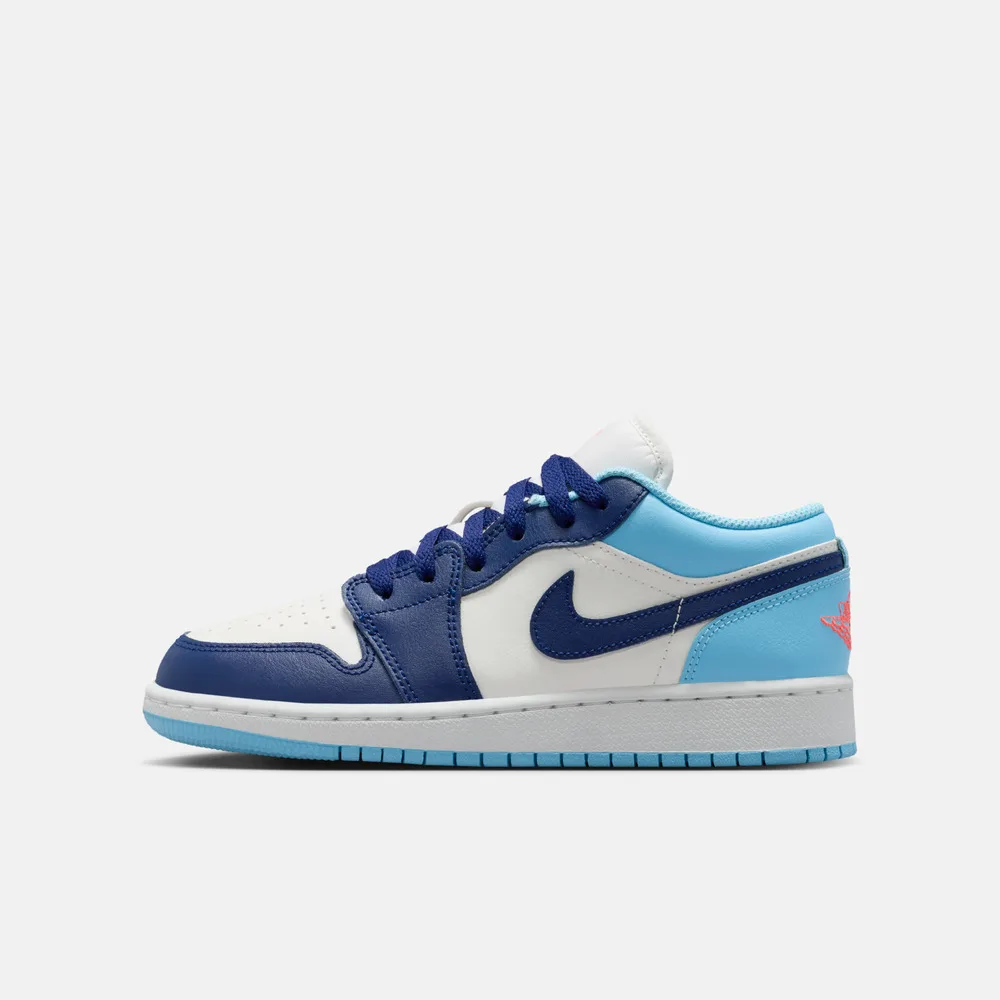 

Jordan Men's AIR JORDAN 1 LOW (GS) Basketball Shoes 553560-149