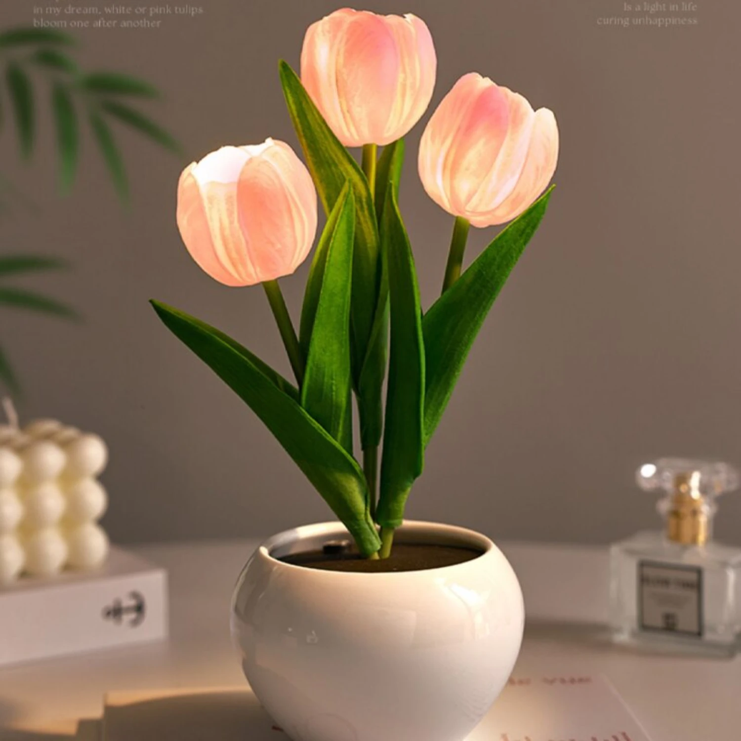 Wunderschöne LED-Tulpen-Nachttischlampe – atemberaubende Schlafzimmerleuchte mit Blumenstrauß, gemütliche und romantische Atmosphäre, ideales Geburtstagsgeschenk.