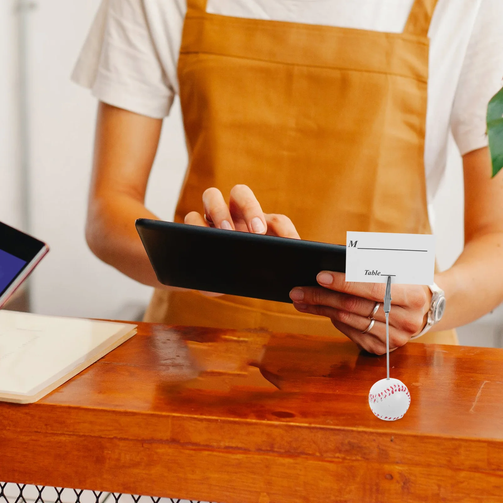 

10Pcs Resin Baseball Place Card Holders Functional Tabletop Sign Stands for Name Cards Memos Notes Sports Event Decoration