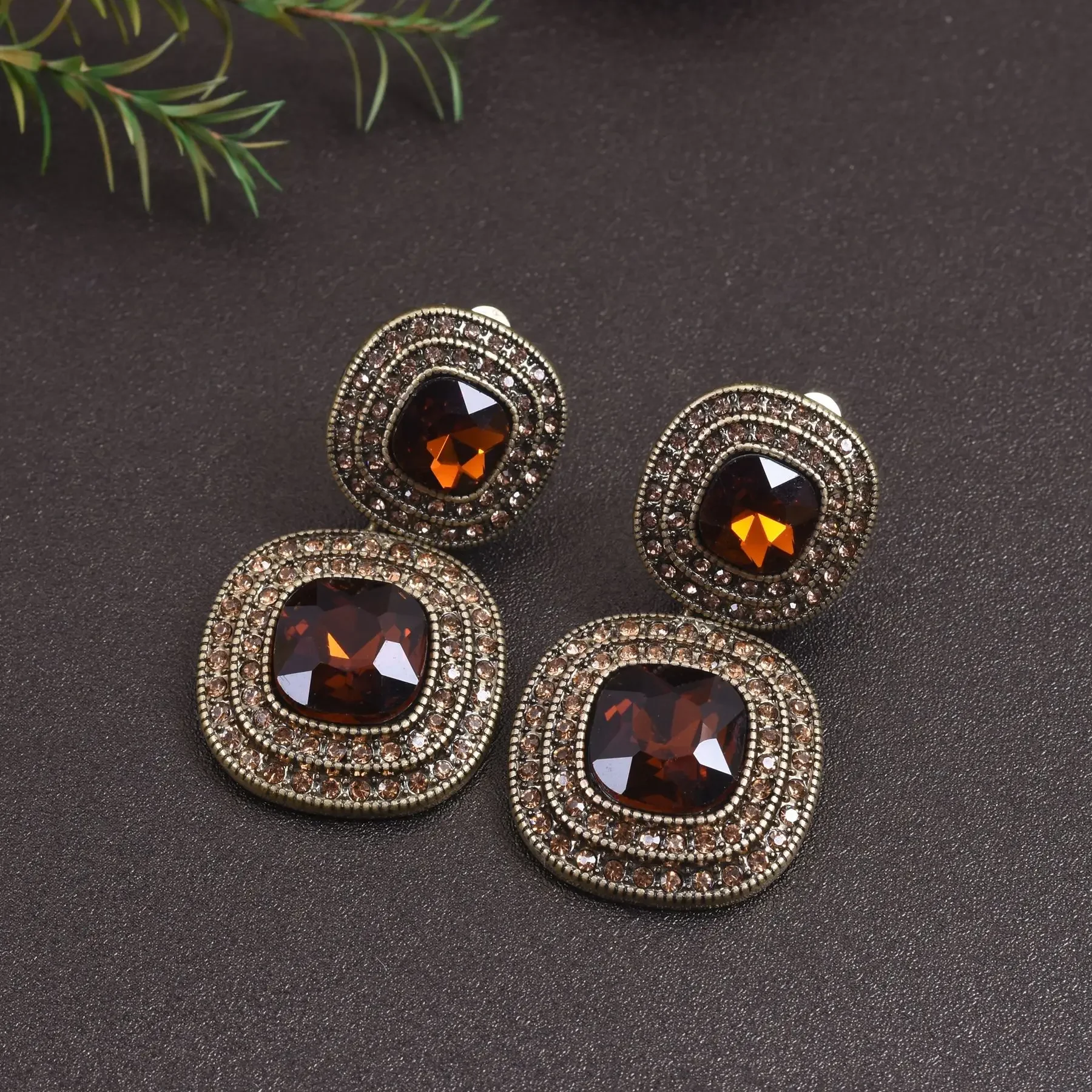 

Винтажные серьги-подвески из искусственной меди с золотым покрытием, зеленые, темно-красные, высококачественные европейские и американские эффектные дизайнерские украшения