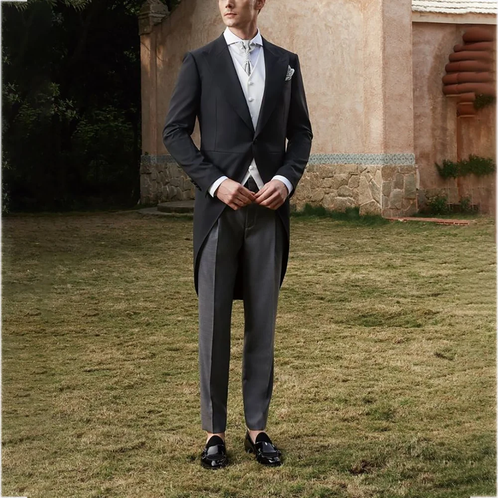 

Customized Men Suits Handsome Single Button Peak Lapel Wedding Groom Formal Set Three Piece(Jacket+Pants+Vest) Casual Party Suit