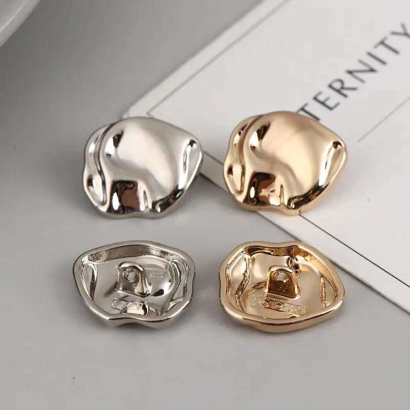 10pcs 불규칙한 모양의 단추 아름다운 금색/은색 금속 샹크 단추 Diy 공예 의류 봉제 액세서리