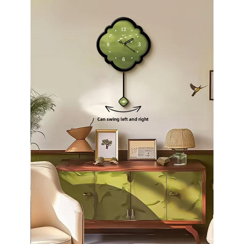 

Nordic medieval green bird patterned wall clock, modern home living room wall decoration pendant, vintage clock hanging painting