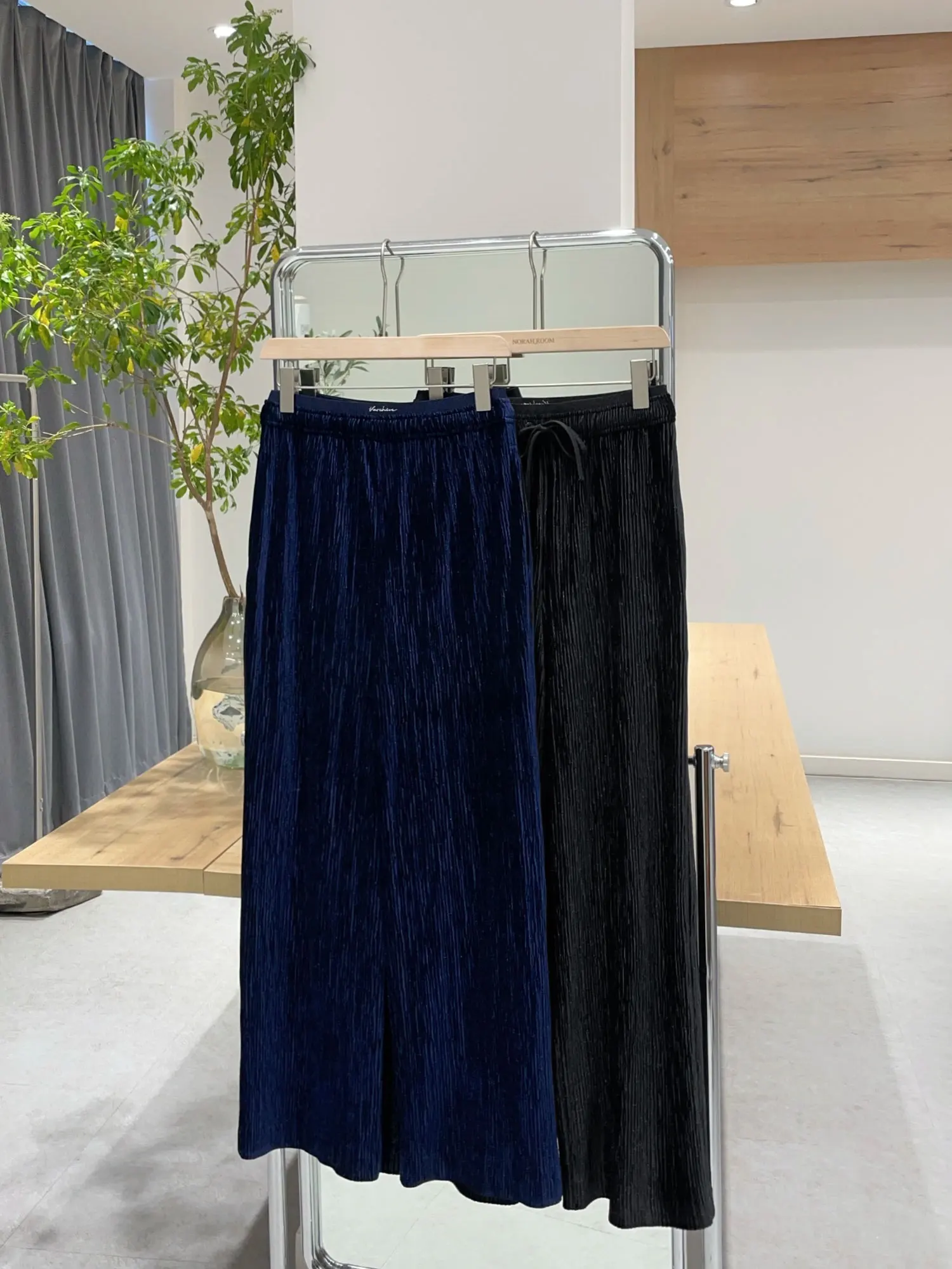 Nok Xiaola 本物 冬 2025 ハイウエスト ストレートレッグ カジュアルパンツ フロア丈 ドレープ ブランド Vライン レディース プレミアムライン