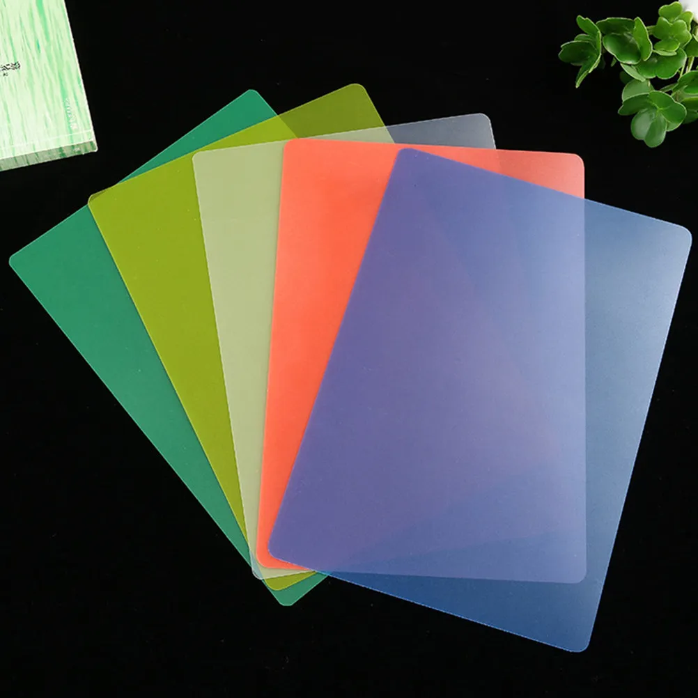 

20 шт. легких пластиковых тонких досок для записей для студентов, офисных блокнотов, устойчивых к царапинам, случайных цветов, офисных ковриков для письма