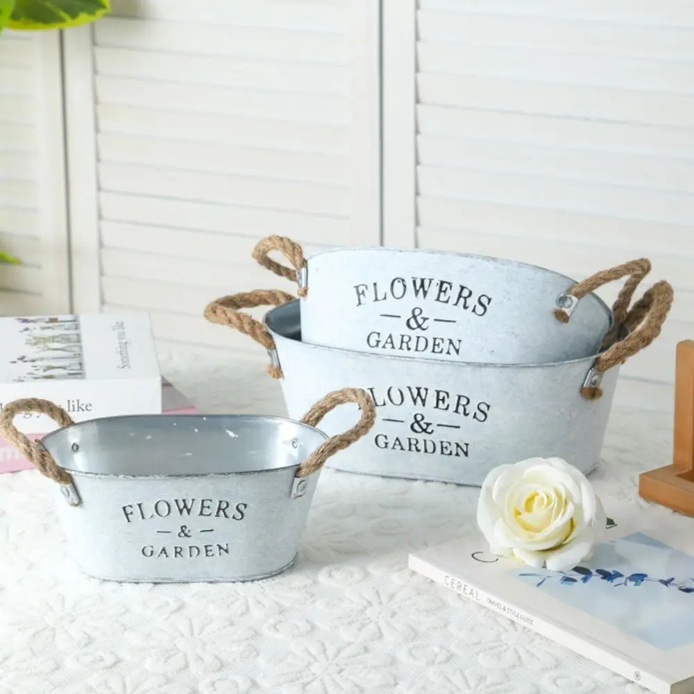 Durable Rustic Iron Oval Flowerpot European Style Wooden Handle Retro Flower Vase Pastoral Wooden Flower Bucket Storage
