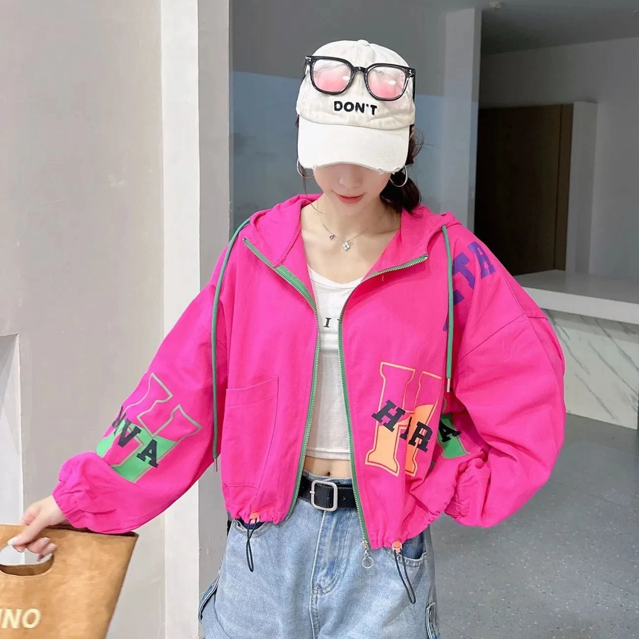 Korean style Hooded Short Sunscreen Jacket 2026 Summer New Fashion Loose age reducing Cartoon Jacket Top Women's Zipper Outwear