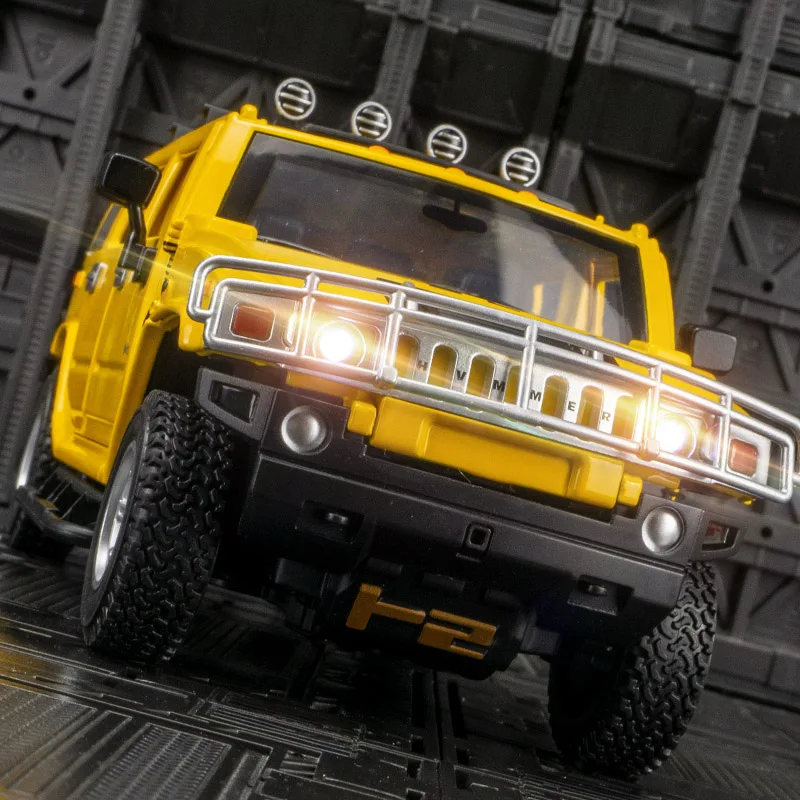 

1:24 simulation Hummer H2 alloy off-road vehicle model, doors and engine hood, trunk can be opened with sound and light gifts