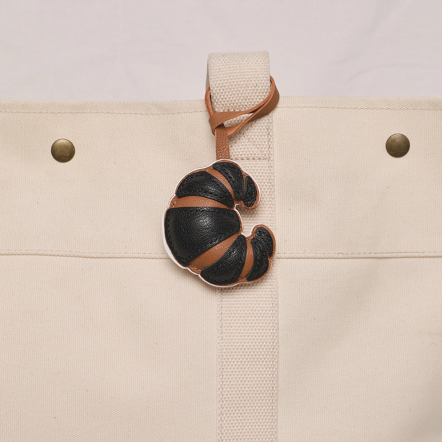 Handgemachte Schaffell Croissant Echtleder Tasche Charm Schlüsselanhänger Kawaii Tier Tasche Rucksack Charms Paar Freund Schmuck Geschenk – Detail 4