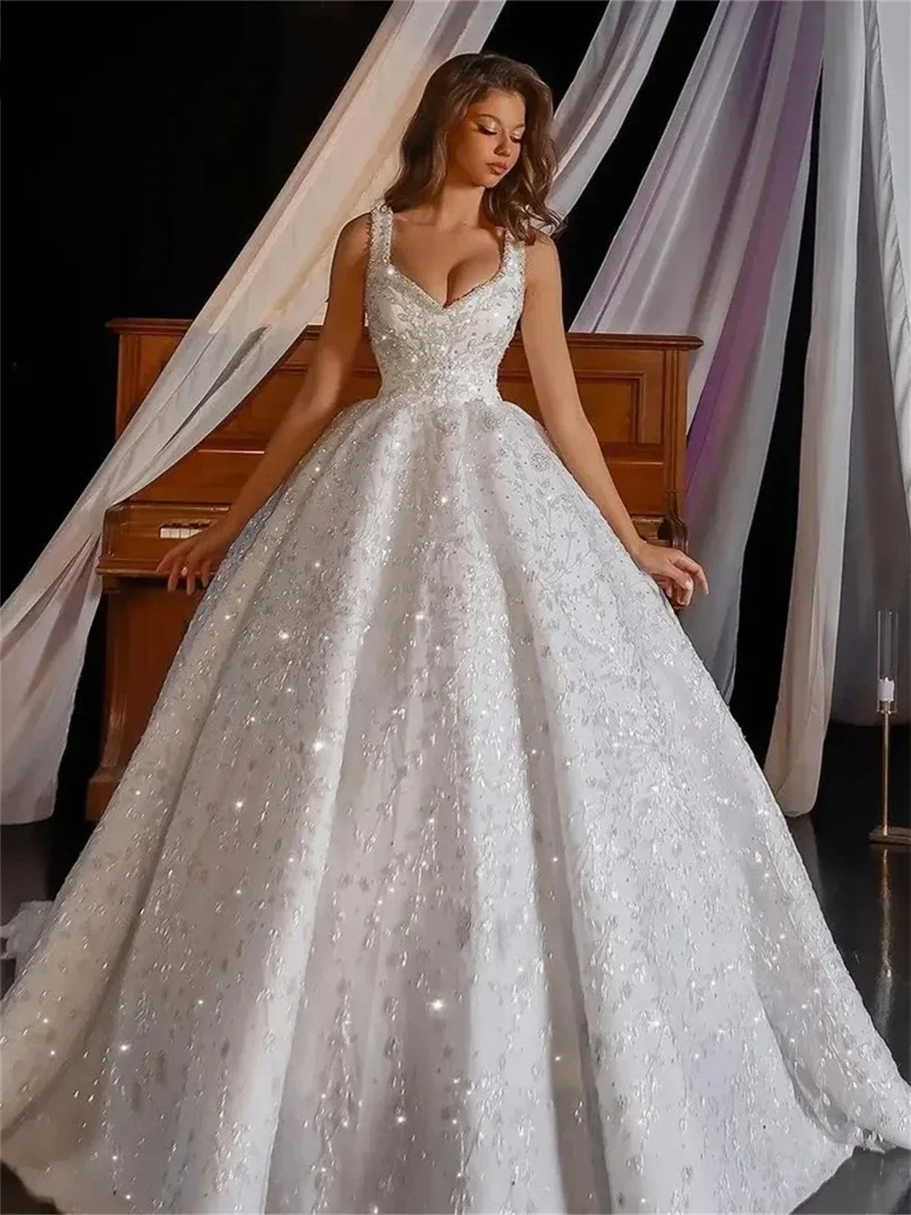 

Luxurious A-Line Lace Decal Women's Wedding Dress 2026 Sexy V-Neck Off Shoulder Slim Floor Style Ballroom Bride Dress Customized