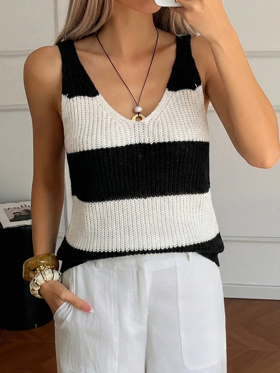 2026 Women's Black White  Color Block Knit Cami Top,  V Neck Sleeveless Casual  Loose Summer Tank Top