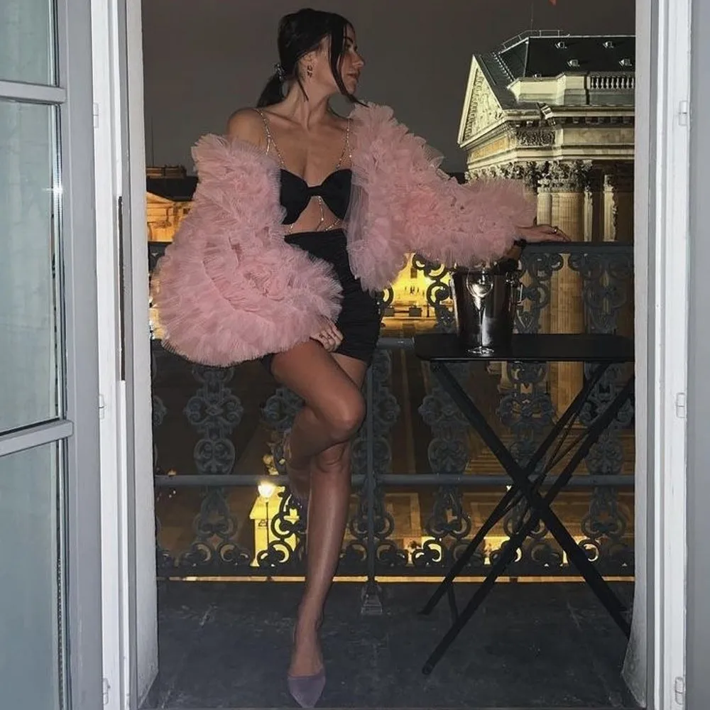 

Sexy Pink Tulle Coat Puffy Long Sleeves Birthday Party Jacket Overlay Ruffled Tulle Short Women Jacket Bridal Wear