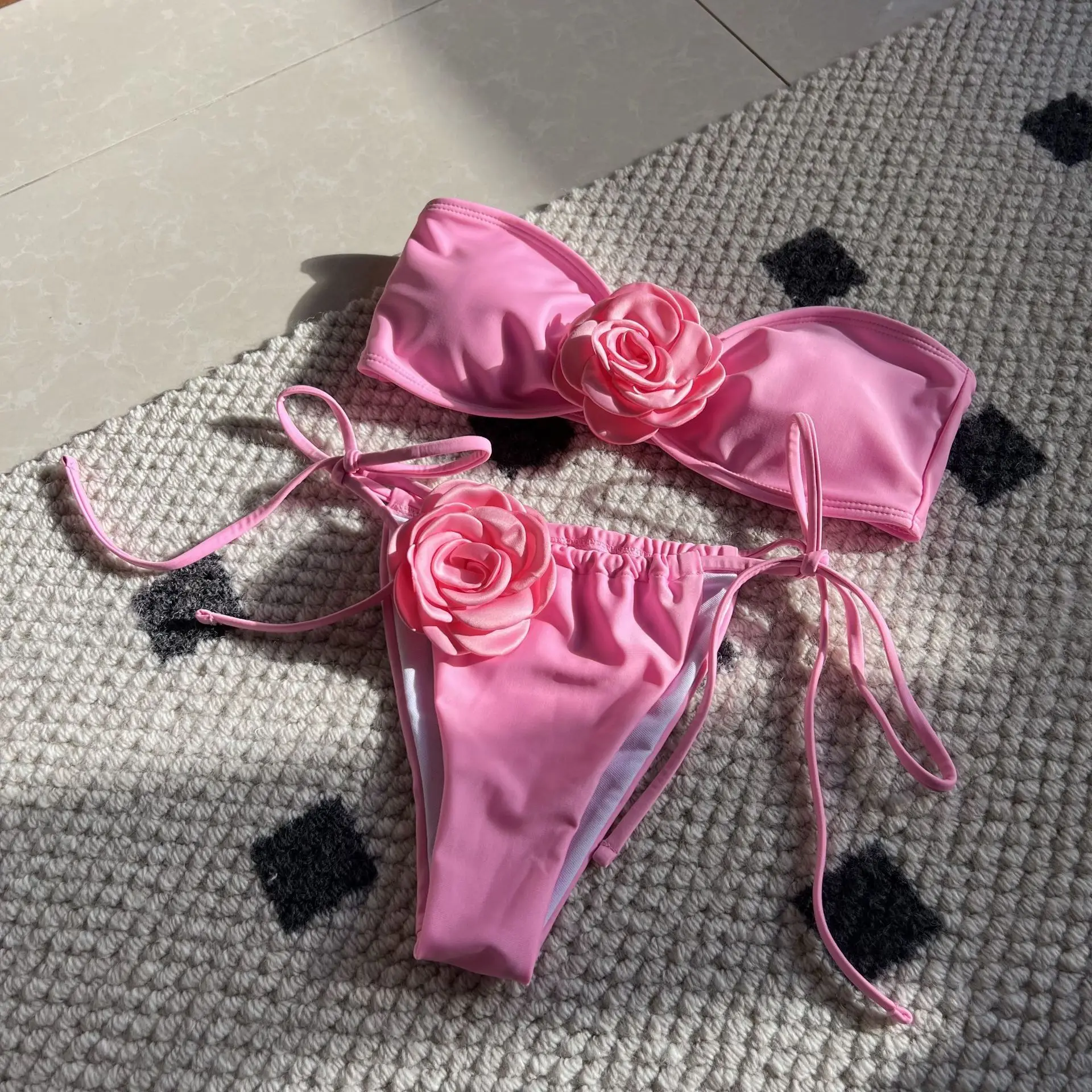 Novedad de verano, Bikini tridimensional rosa de Color sólido para mujer, Bikini dividido, traje de baño Sexy sin tirantes con cordón, conjuntos de traje de baño femenino de dos piezas