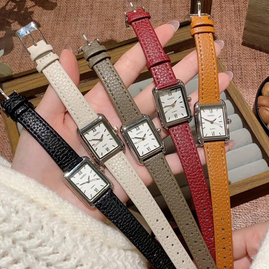 นาฬิกาควอตซ์หน้าปัดสี่เหลี่ยมสายหนังสำหรับผู้หญิง นาฬิกาข้อมือลำลองสำหรับผู้หญิง นาฬิกาข้อมือสุภาพสตรี relojes para damas นาฬิกาข้อมือสำหรับสาวๆ ของขวัญ