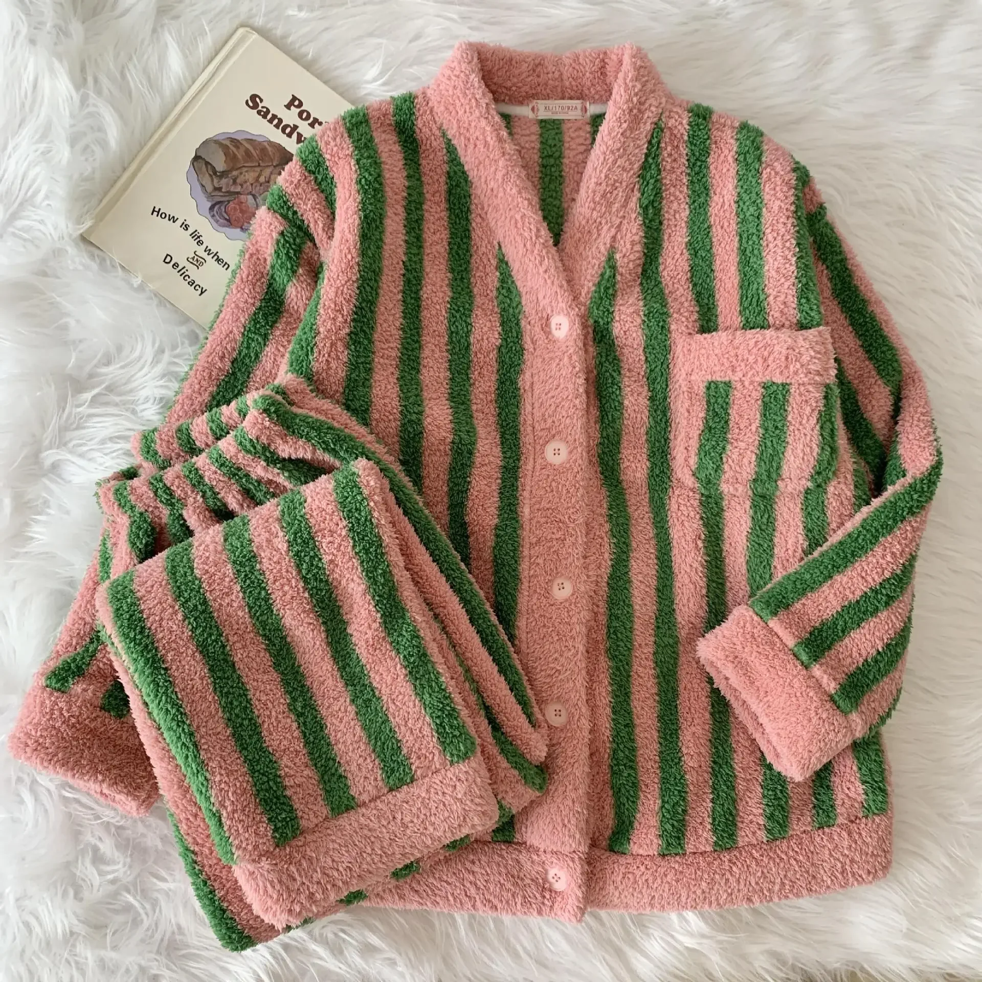 Winter New Coral Fleece Warm and Thick Contrasting Striped Home Clothes