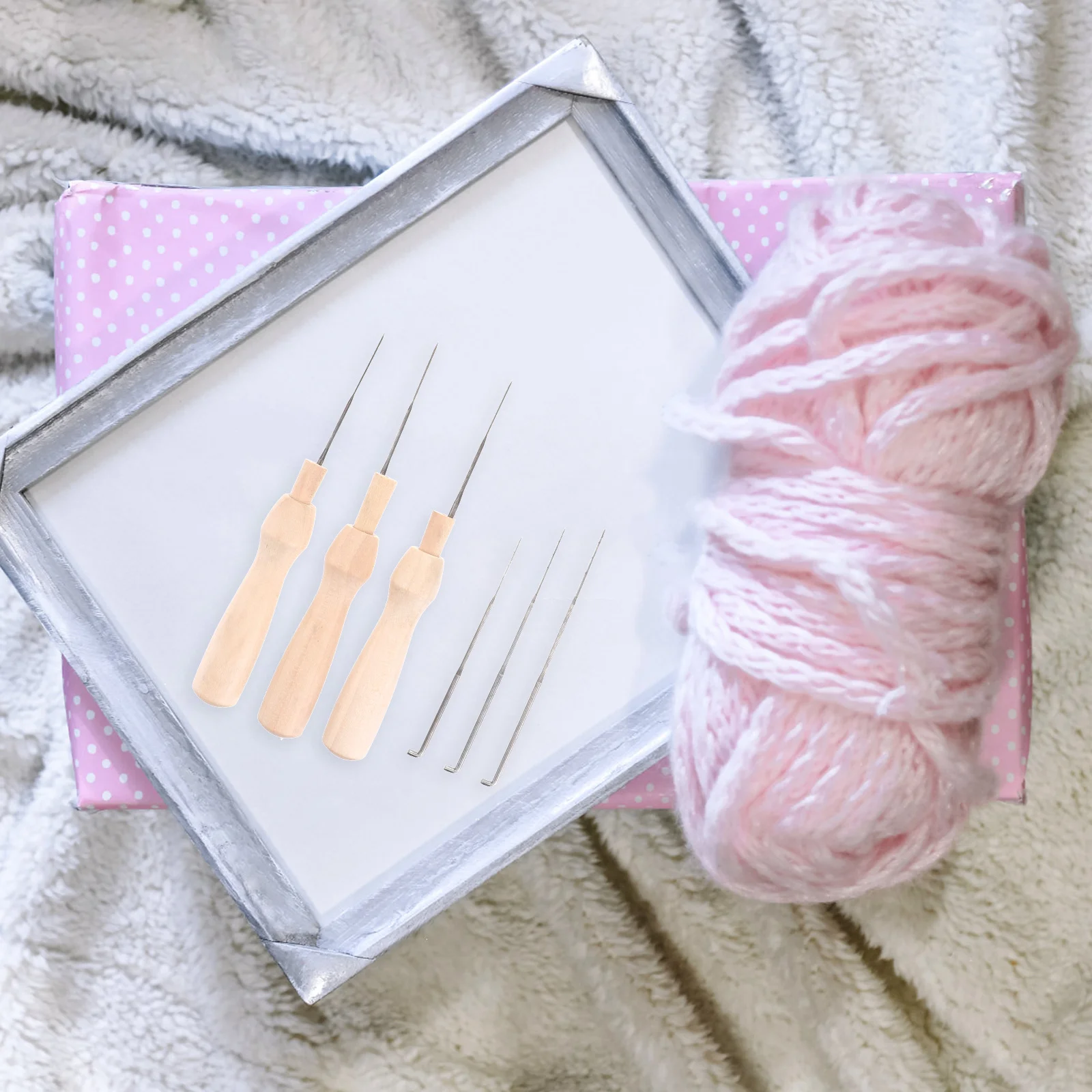 

60Pcs Needle Felting Needles Kit 3 Sizes Strong Metal Pins with Wooden Grips and Transparent Cases for Felting Crafts DIY