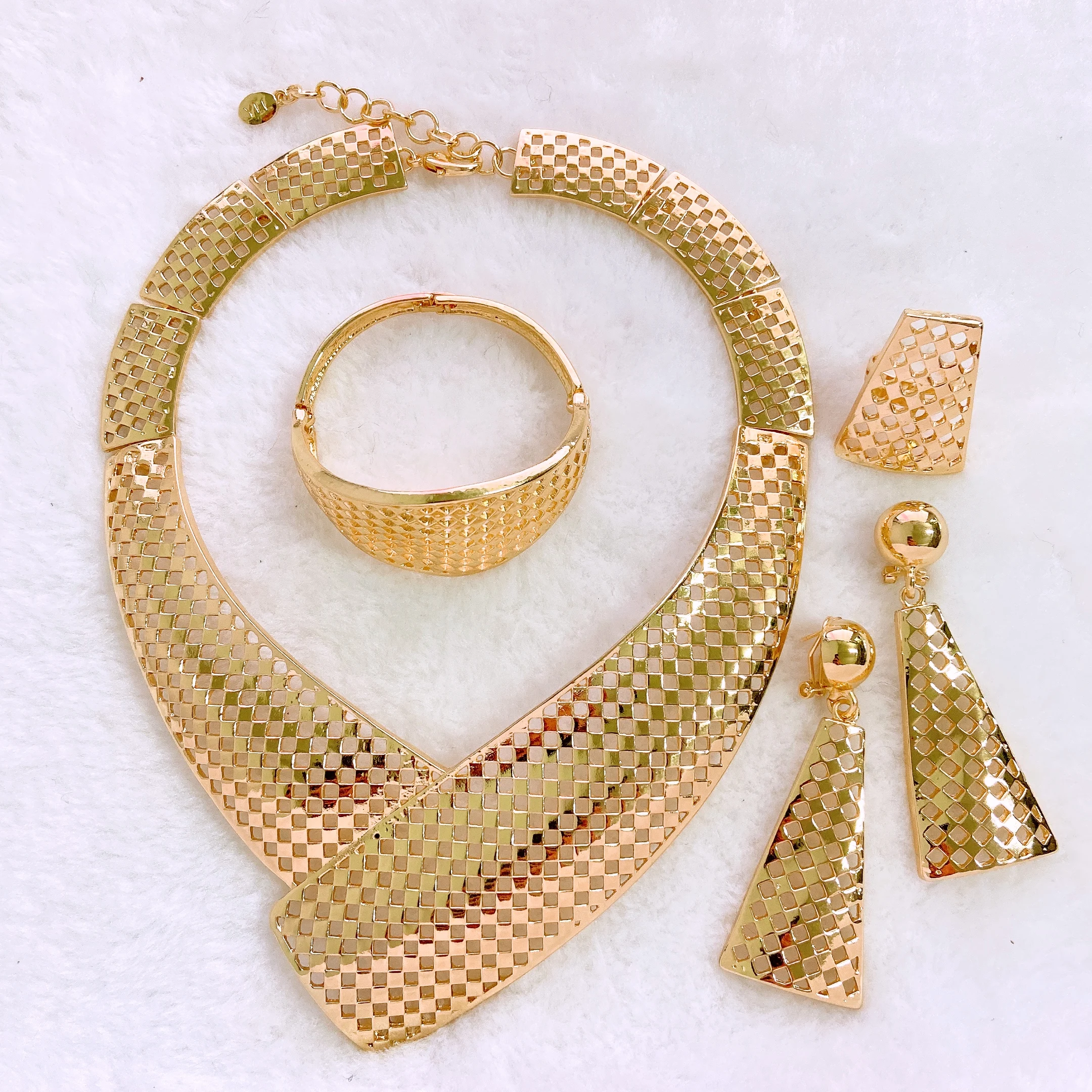 

Набор женских украшений Naija, ожерелье, серьги, кольцо, аксессуары