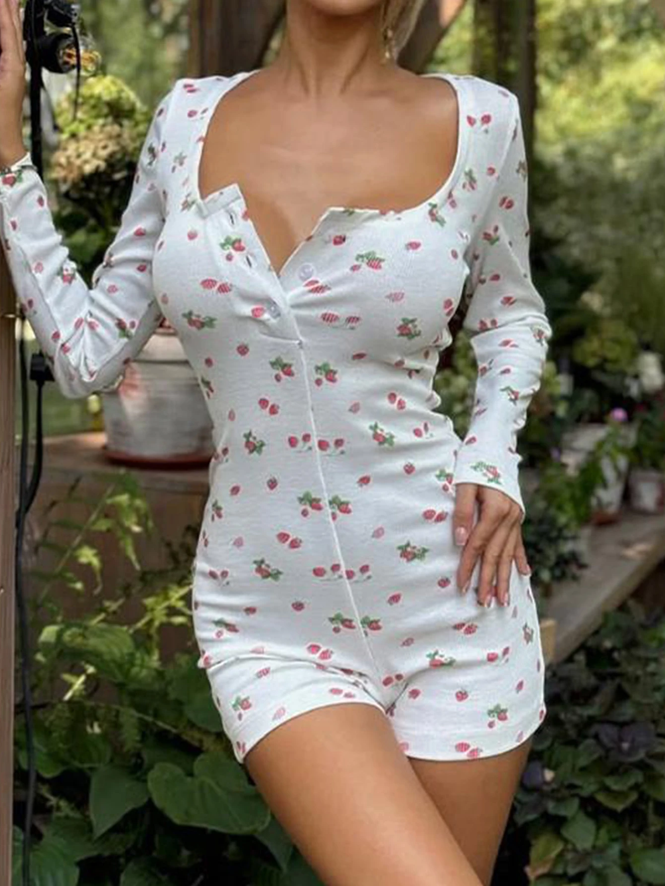 

Autumn Jumpsuits 2025 Women's Sweet Strawberry Print Long Sleeve Square Neck Short Skinny Fit Casual Jumpsuits
