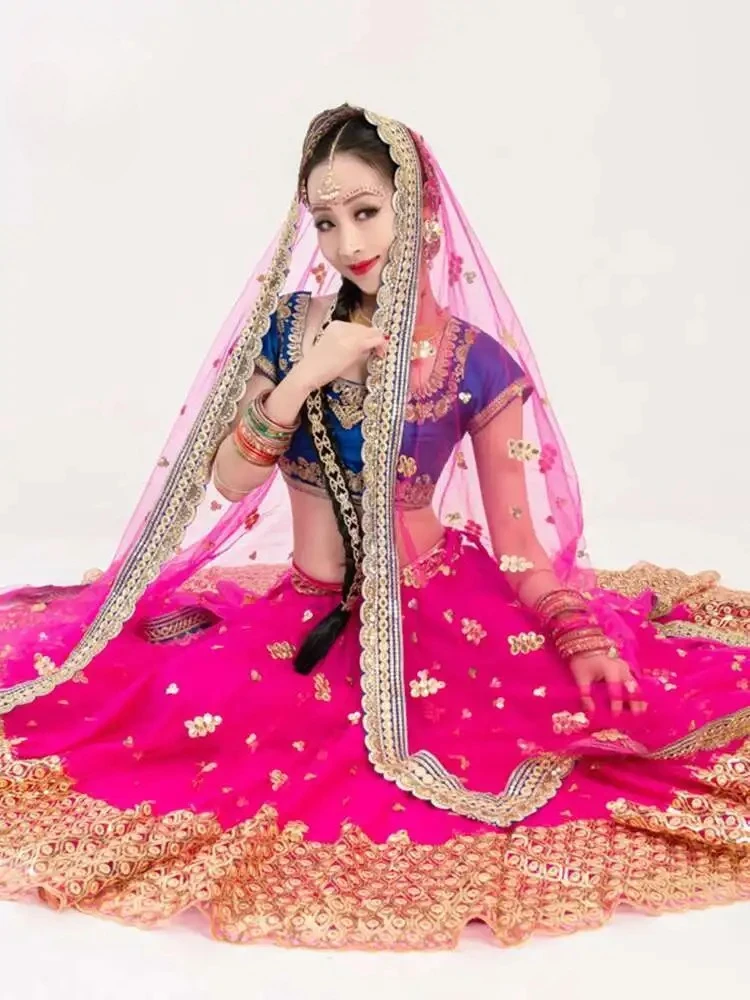 

Индийский танцевальный костюм Yiman, эксклюзивный костюм с вышивкой Ленхана, сари рядом с убежищением Болливуда, ежегодный костюм для вечеринки