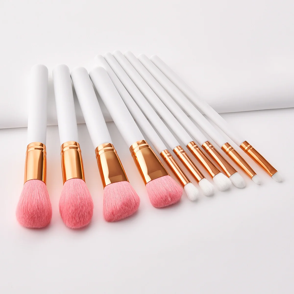 10Pcs Wooden Handle Makeup Brushes Goat Hair Professional Set Face Powder Blush Eye Shadow Concealer Cosmetics